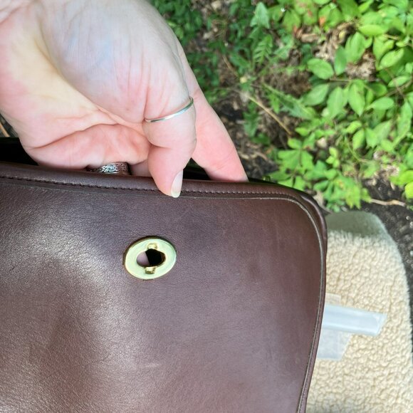 SOLD**Vintage Coach GUC Stewardess  Bag 9525,  in Mahogany, - Picture 14 of 15